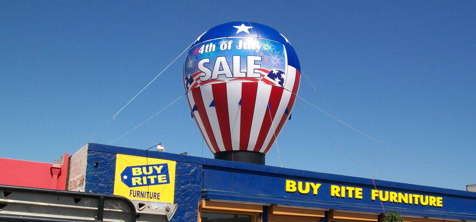 30tall Patriotic Rooftop Balloon copy