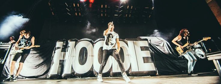 giant-inflatable-letters-on-stage.jpg