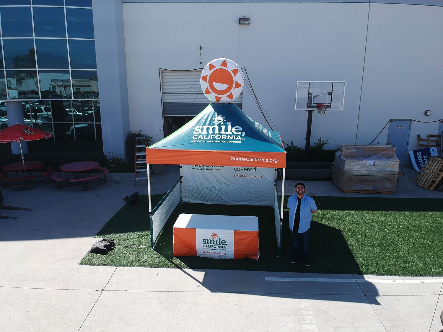 pop-up-tentflatable-under-sun