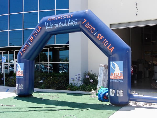 aids-lifecycle-inflatable-arch