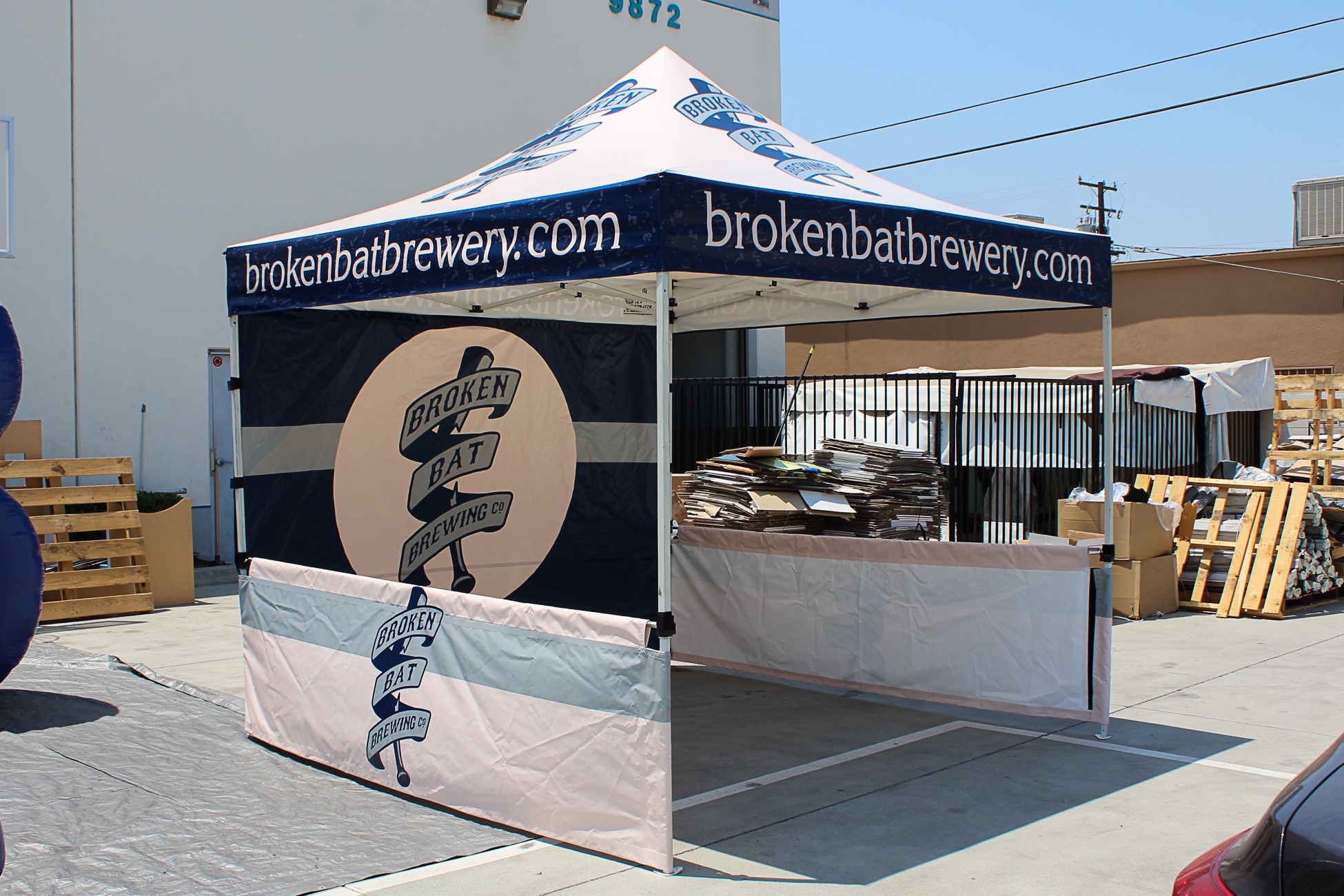 broken-bat-brewery-tent