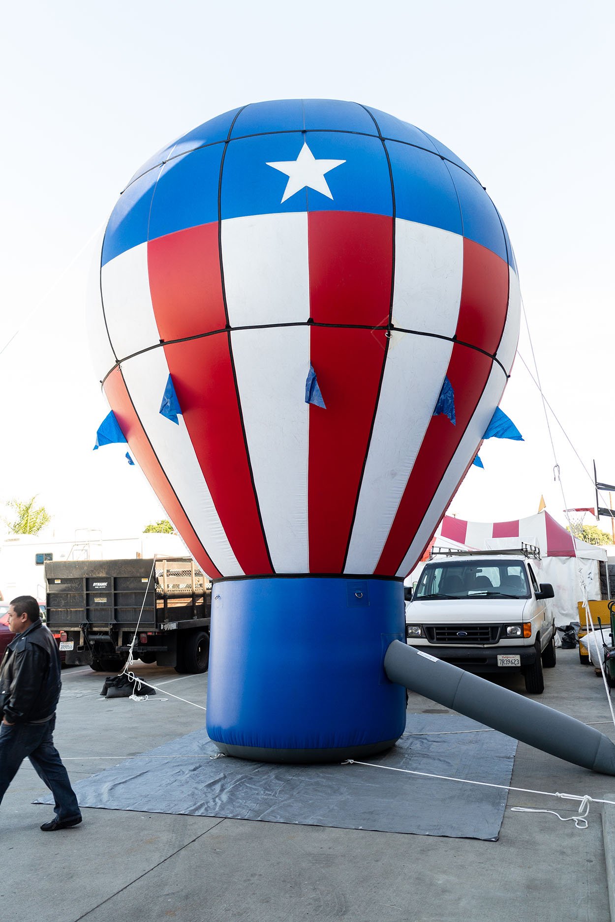 custom advertising inflatable