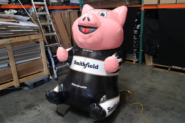 inflatable-pig-replica