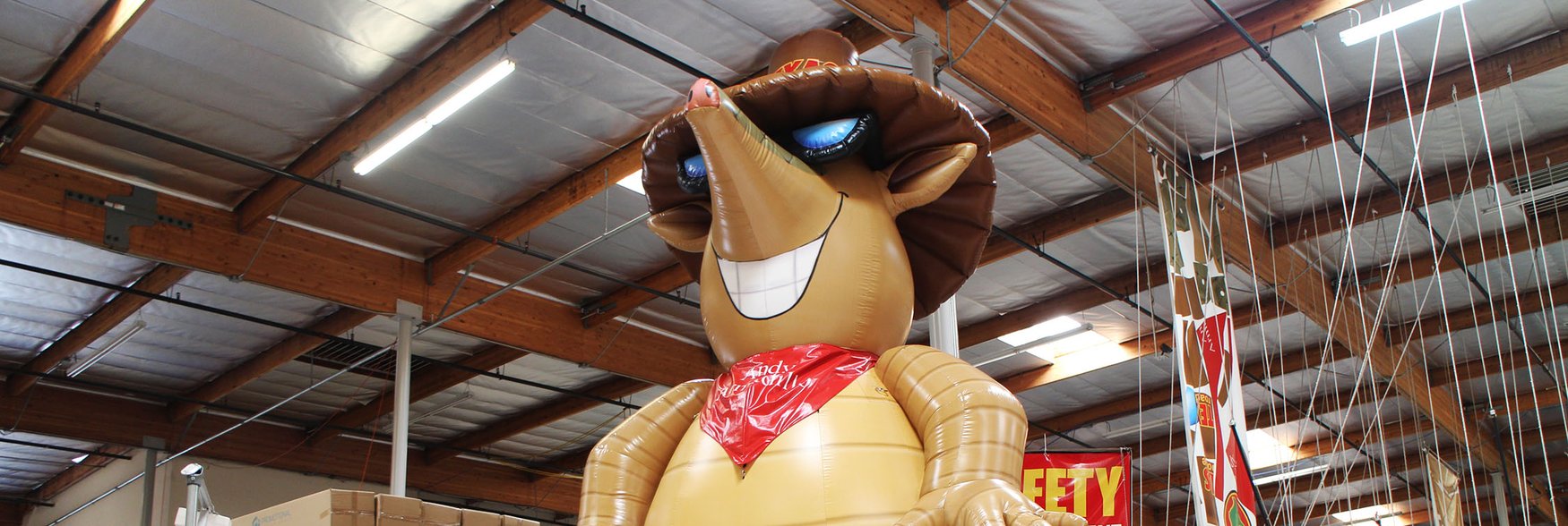 texas-roadhouse-armadillo-inflatable