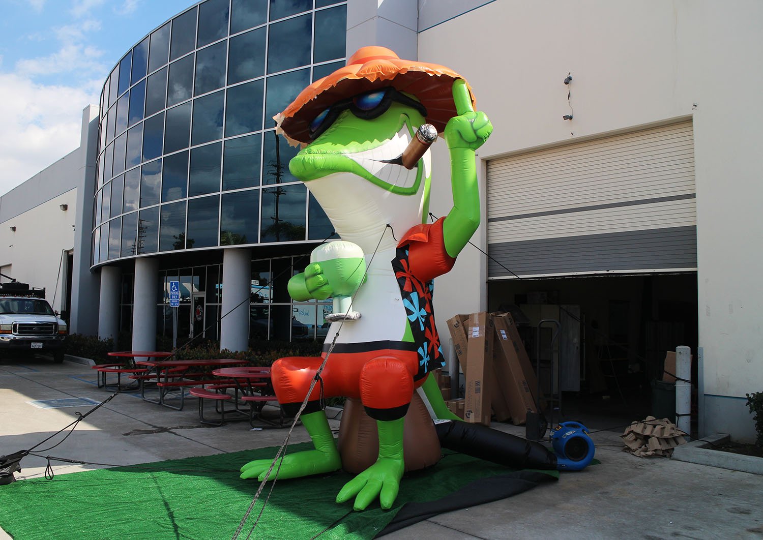 Texas Roadhouse Lizard Inflatable Replica Inflatable Animal