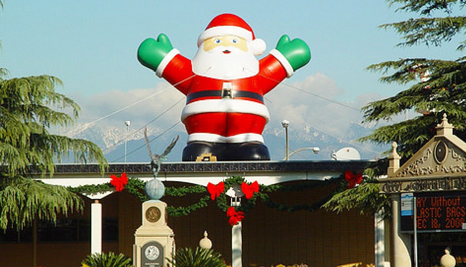 inflatable-christmas-santa-01.jpg
