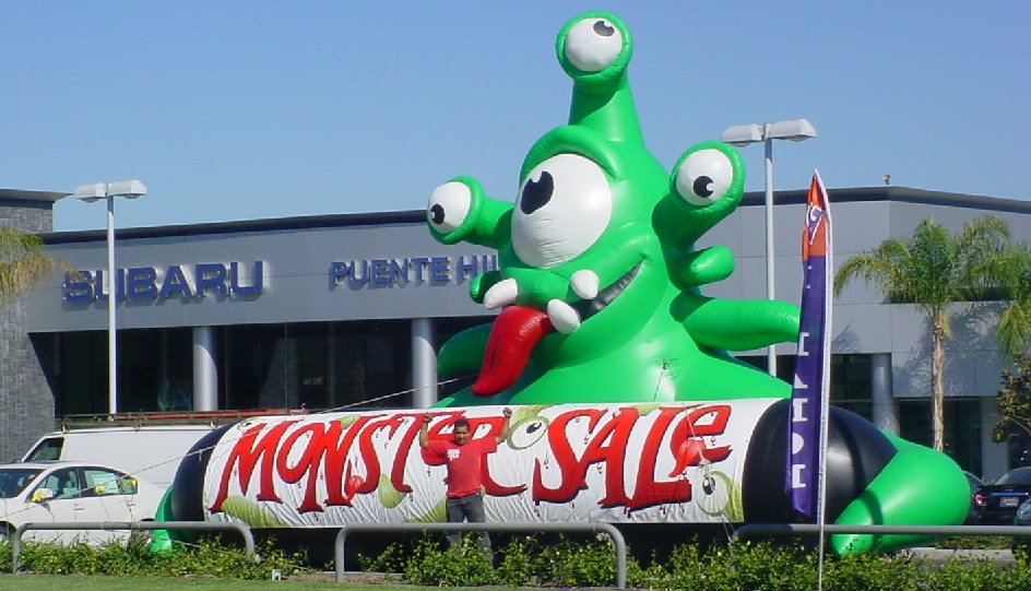 inflatable-halloween-monster-01.jpg